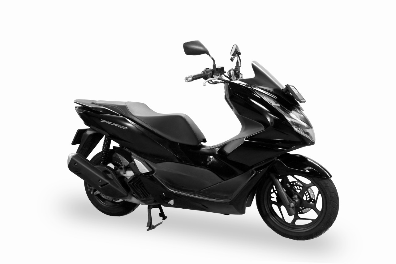 Mieten Sie einen Honda PCX Combi Brake (schwarz)